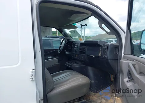 2016 Chevrolet Express G2500 z USA, uszkodzony, nr VIN 1GCWGAFFXG1290064